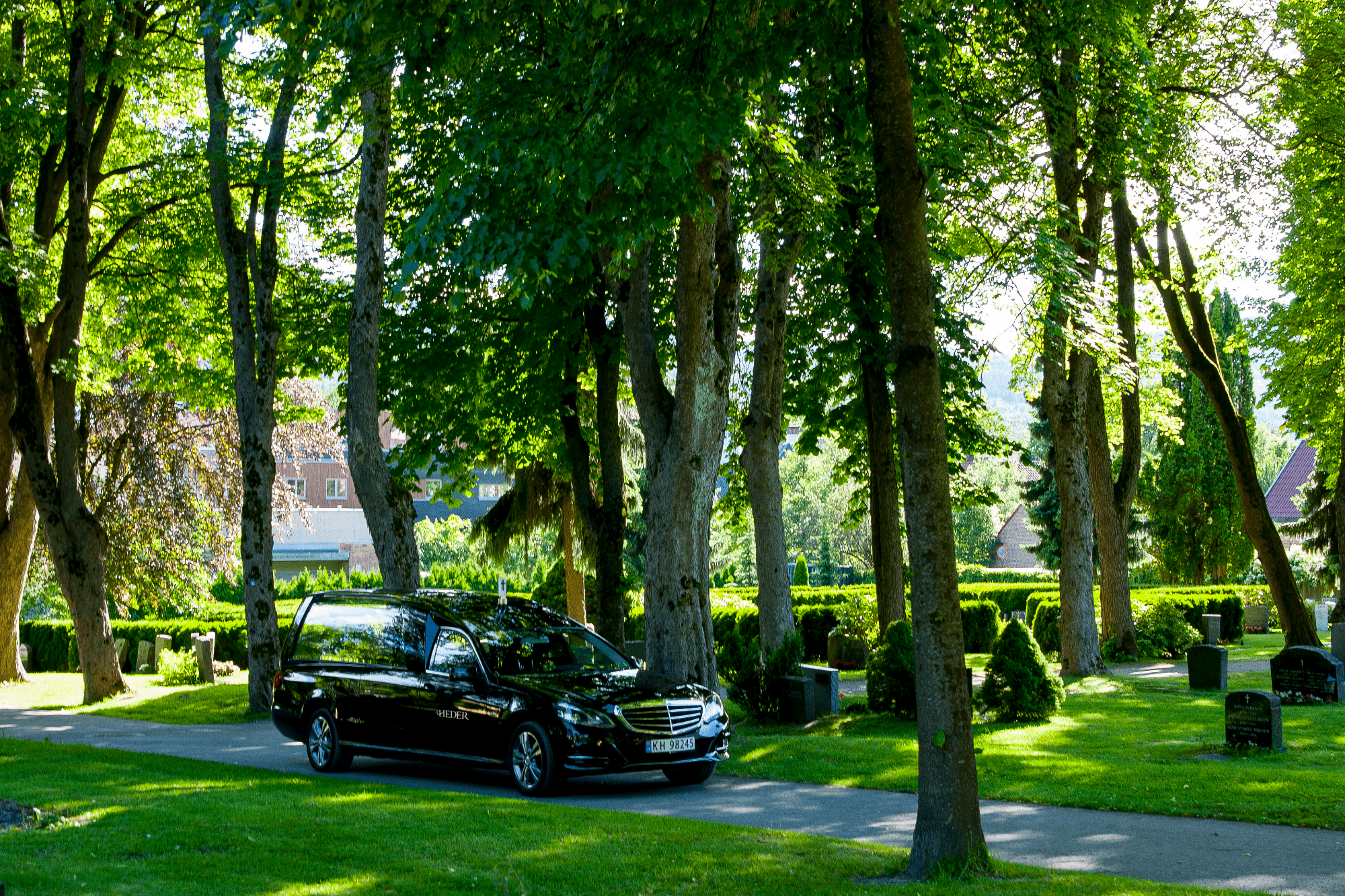 bårebil på en gravplass